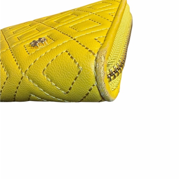 Tory Burch Fleming Zip Continental Wallet  (A715) - Picture 13 of 14